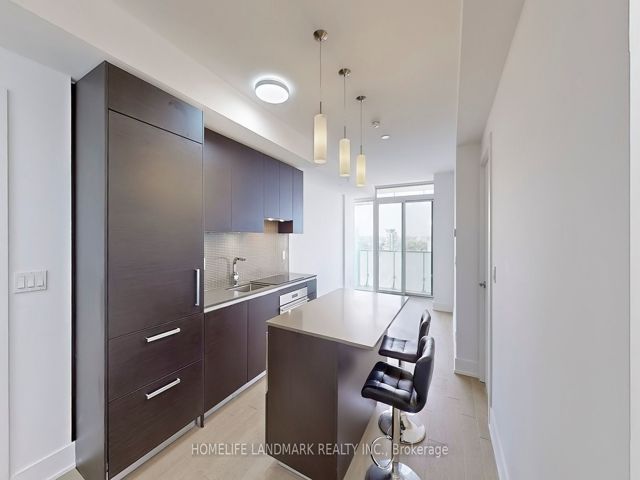 2605 - 200 Bloor St W