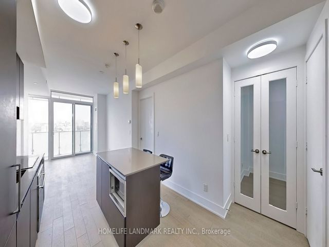 2605 - 200 Bloor St W