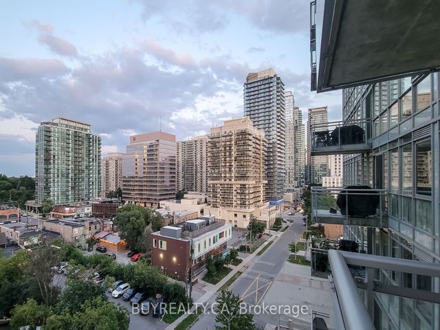 905 - 30 Canterbury Pl E