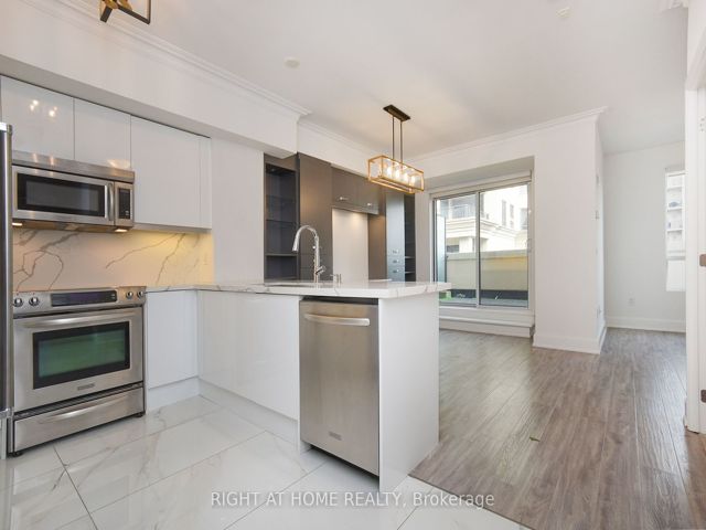 PH17 - 650 Sheppard Ave E