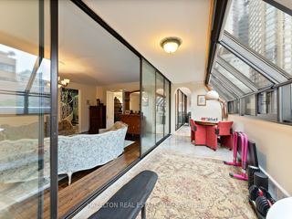 402 - 18A Hazelton Ave