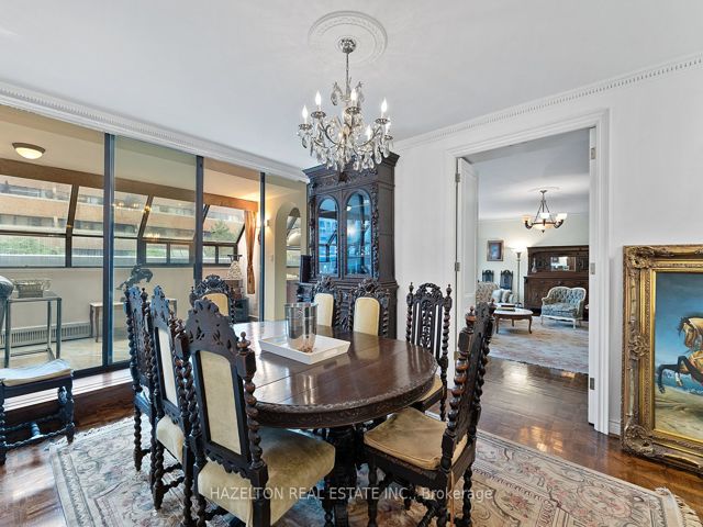 402 - 18A Hazelton Ave