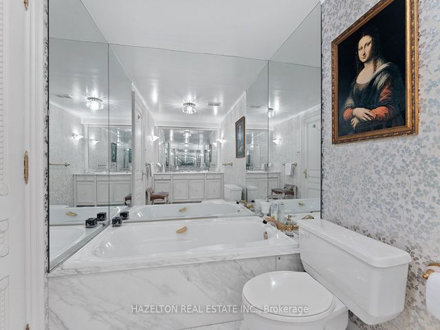 402 - 18A Hazelton Ave