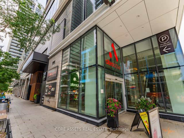 114 - 954 King St W