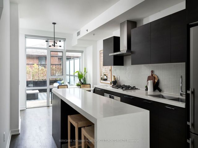 TH1 - 41 Ossington Ave