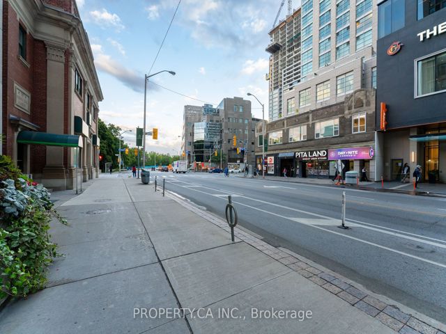 1502 - 388 Bloor St E