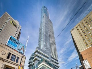 3805 - 386 Yonge St