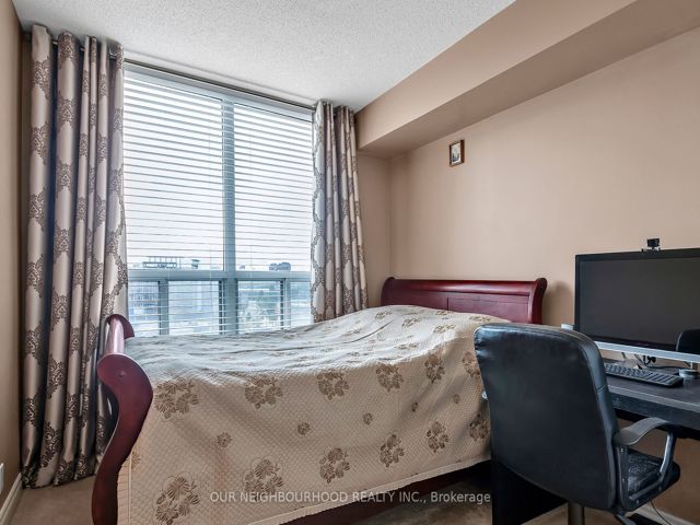813 - 1720 Eglinton Ave E