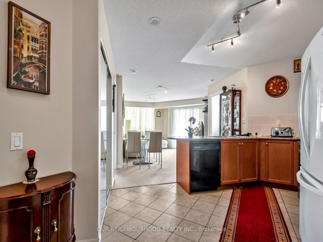 813 - 1720 Eglinton Ave E