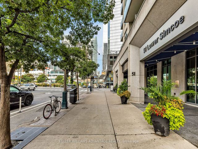 516 - 51 Lower Simcoe St