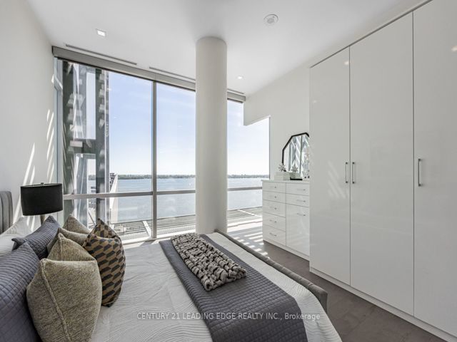 1211 - 39 Queens Quay E