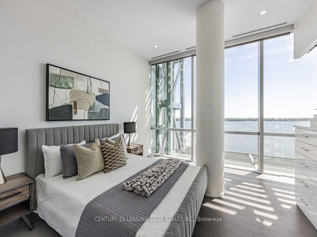 1211 - 39 Queens Quay E