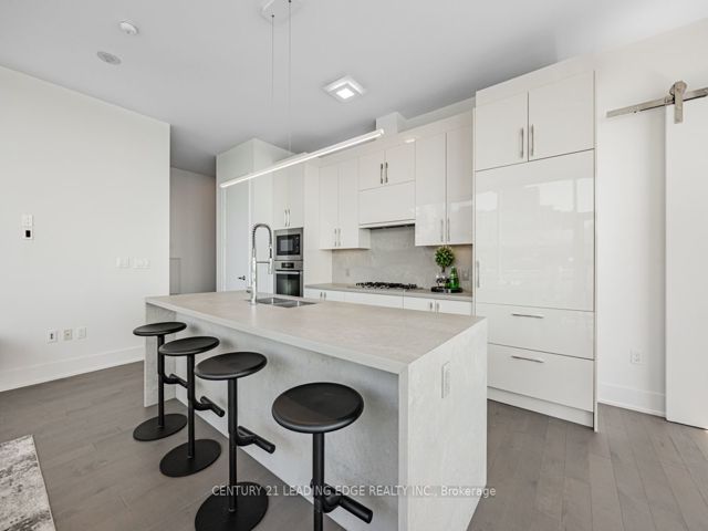 1211 - 39 Queens Quay E