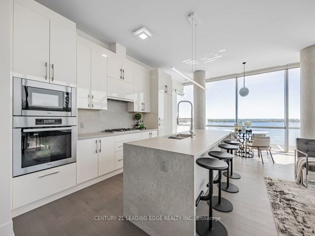 1211 - 39 Queens Quay E