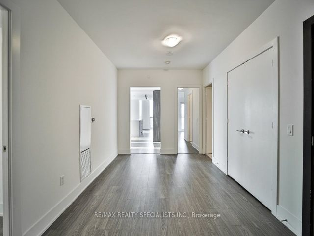 5102 - 1 Yorkville Ave