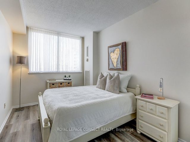 1908 - 75 Wynford Heights Cres