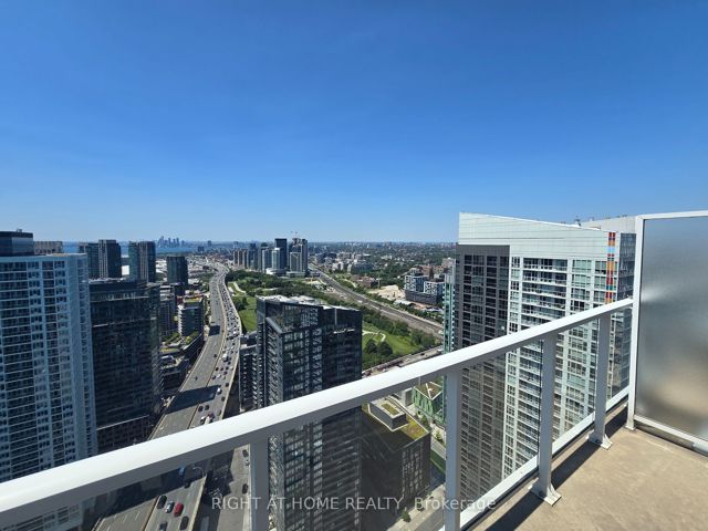 4708 - 75 Queens Wharf Rd