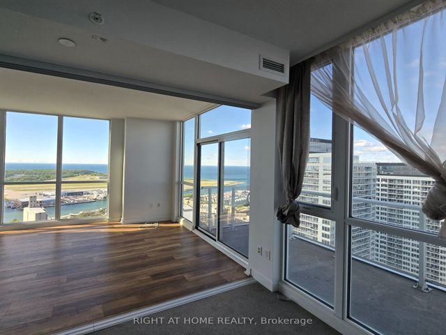 4708 - 75 Queens Wharf Rd