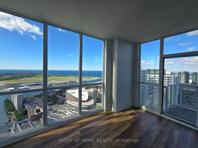 4708 - 75 Queens Wharf Rd