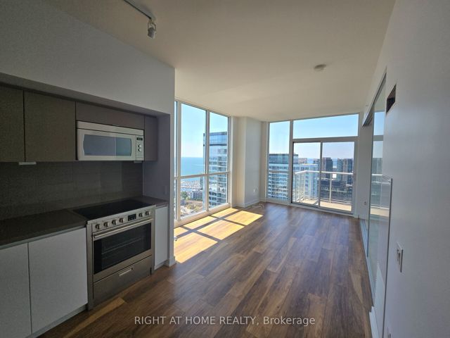 4708 - 75 Queens Wharf Rd