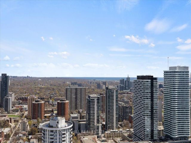 3805 - 501 Yonge St