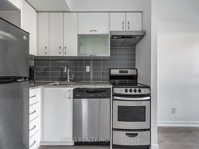 212 - 69 Lynn Williams St