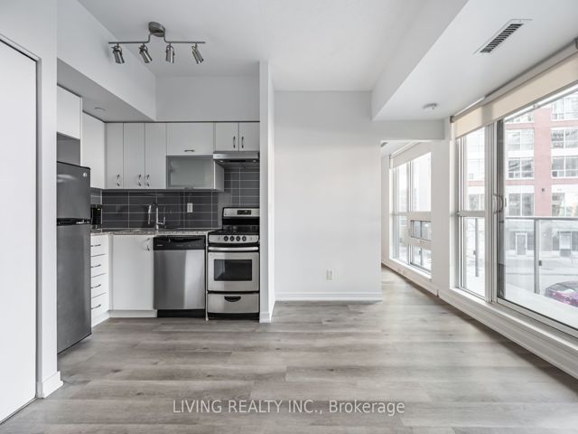 212 - 69 Lynn Williams St