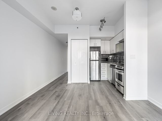 212 - 69 Lynn Williams St