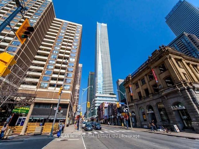 1611 - 1 Bloor St E