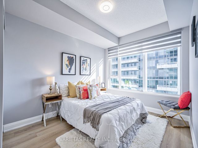 1012 - 68 Canterbury Pl