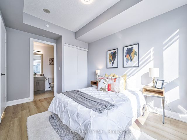 1012 - 68 Canterbury Pl