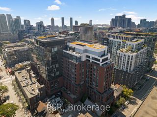 1302 - 501 Adelaide St W