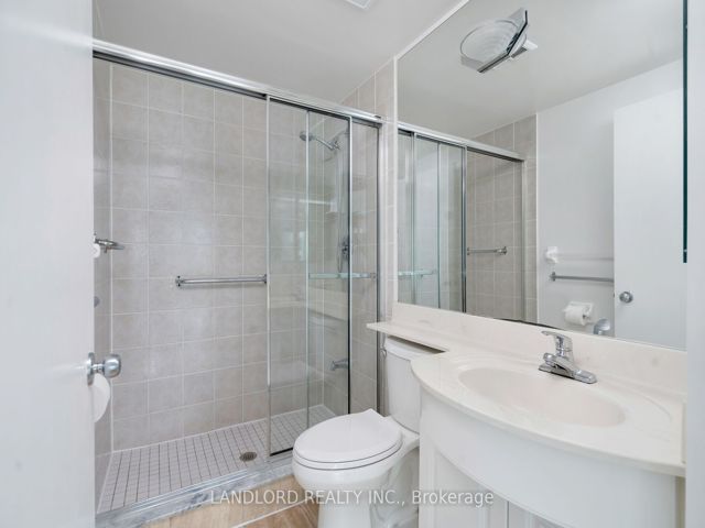 1005 - 600 Queens Quay W