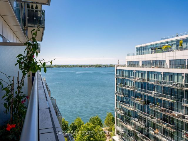 1124 - 39 Queens Quay E