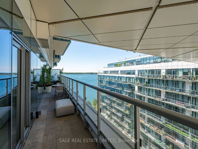 1124 - 39 Queens Quay E