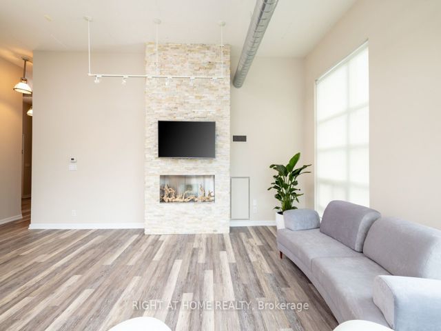 306 - 380 Macpherson Ave