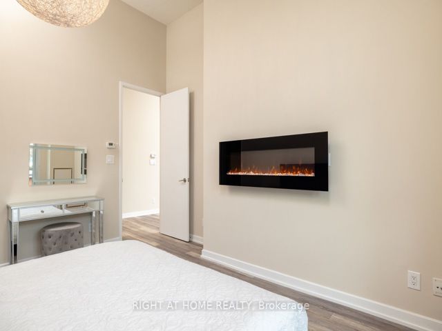 306 - 380 Macpherson Ave