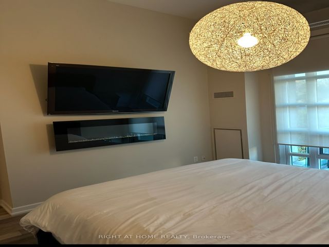 306 - 380 Macpherson Ave