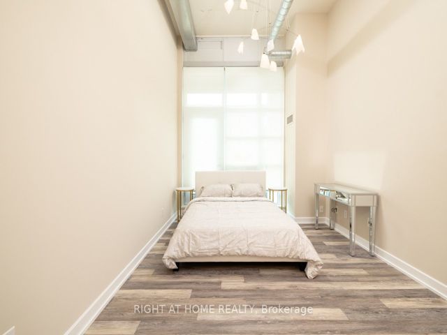 306 - 380 Macpherson Ave