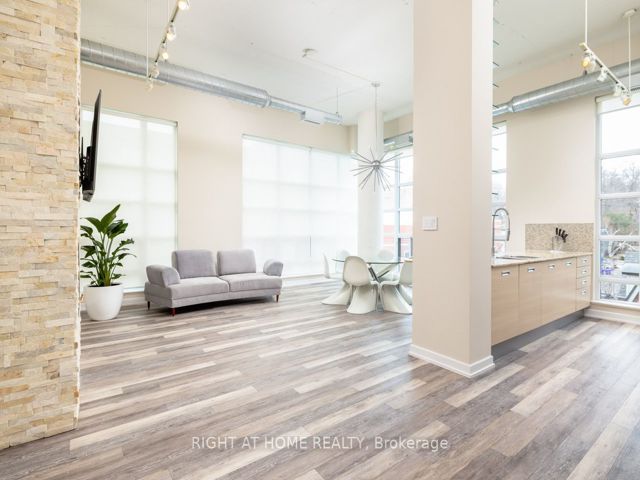 306 - 380 Macpherson Ave