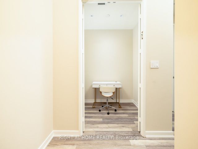 306 - 380 Macpherson Ave
