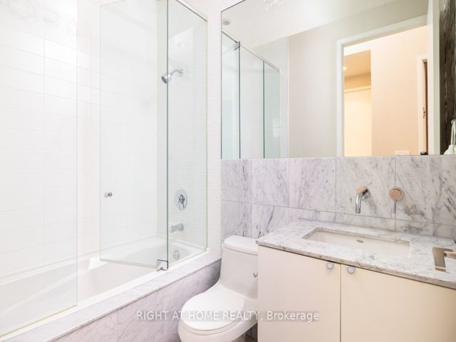 306 - 380 Macpherson Ave