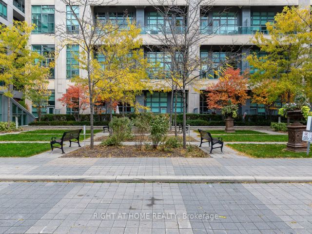 306 - 380 Macpherson Ave
