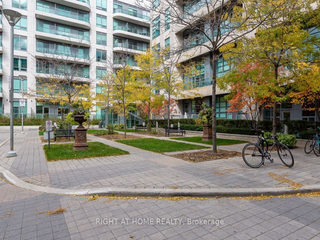 306 - 380 Macpherson Ave