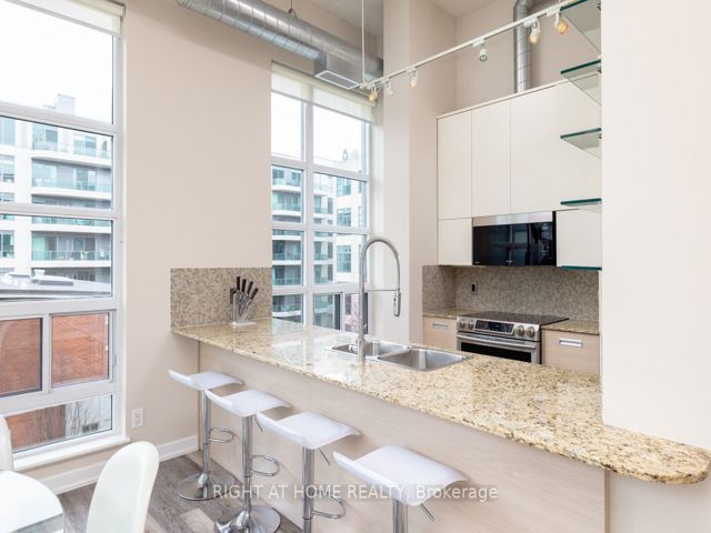 306 - 380 Macpherson Ave