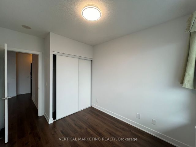 1605 - 28 Linden St