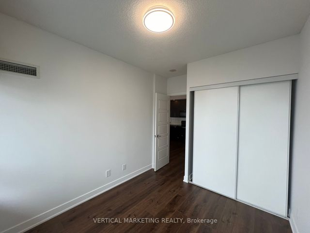1605 - 28 Linden St