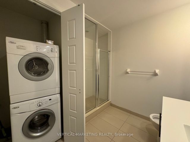 1605 - 28 Linden St