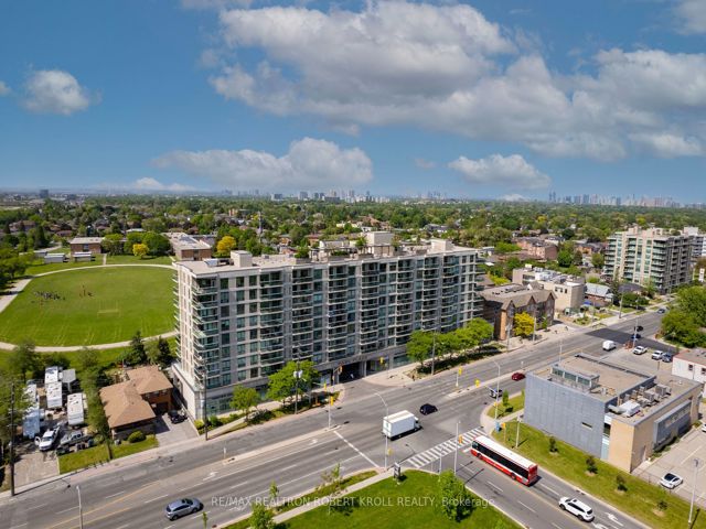 402 - 1030 Sheppard Ave W