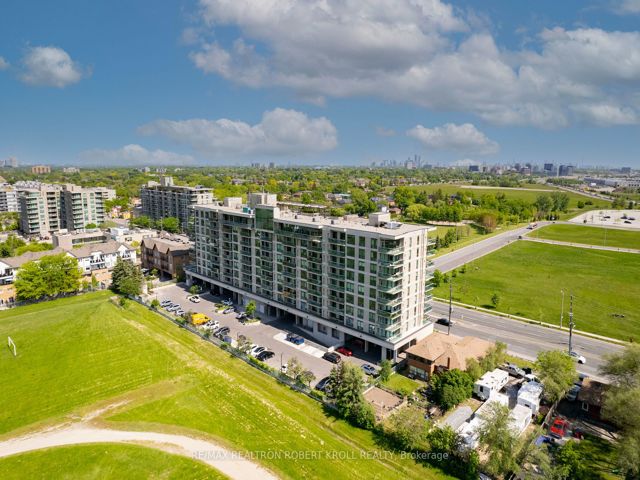 402 - 1030 Sheppard Ave W